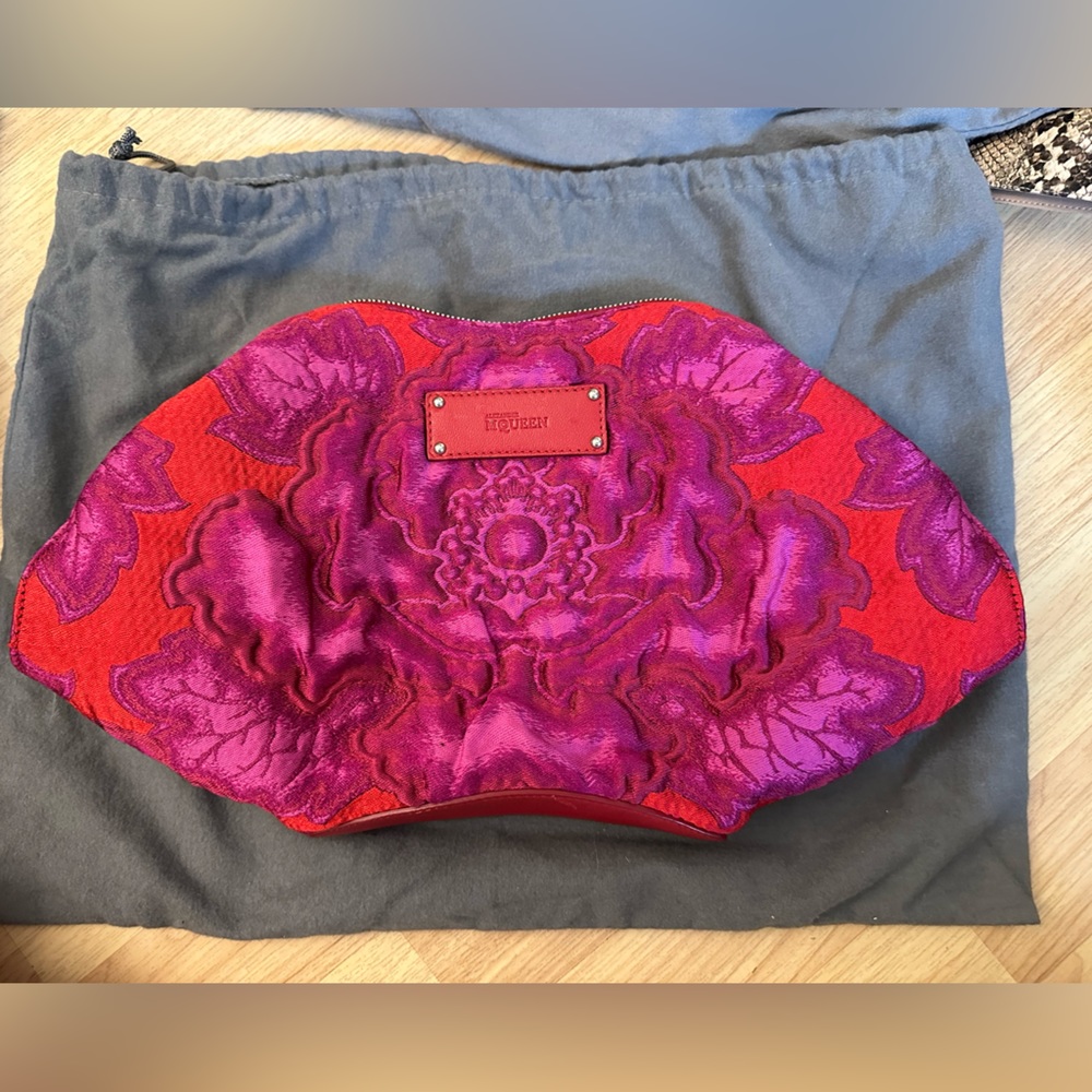 Alexander McQueen de manta clutch